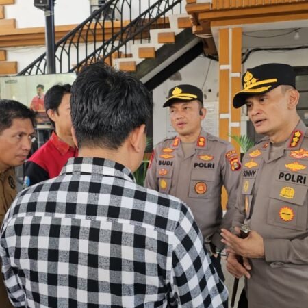 Pastikan Hak Beribadah Warga Negara, Jajaran Polda Sumsel Siaga di 404 Titik Gereja ⠀