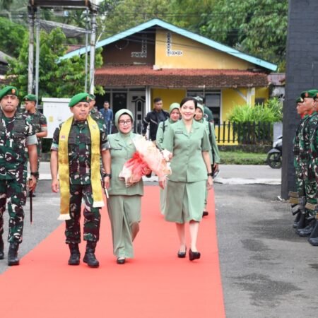 Kunjungan Perdana ke Lubuklinggau, Danrem 044/Gapo Bangun Semangat dan Kedekatan dengan Prajurit Kunjungan Perdana ke Lubuklinggau, Danrem 044/Gapo Bangun Semangat dan Kedekatan dengan Prajurit