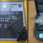 Polisi Tangkap Tangan Petani di Pulau Rimau, Amankan Sabu 20 Paket Polisi Tangkap Tangan Petani di Pulau Rimau, Amankan Sabu 20 Paket