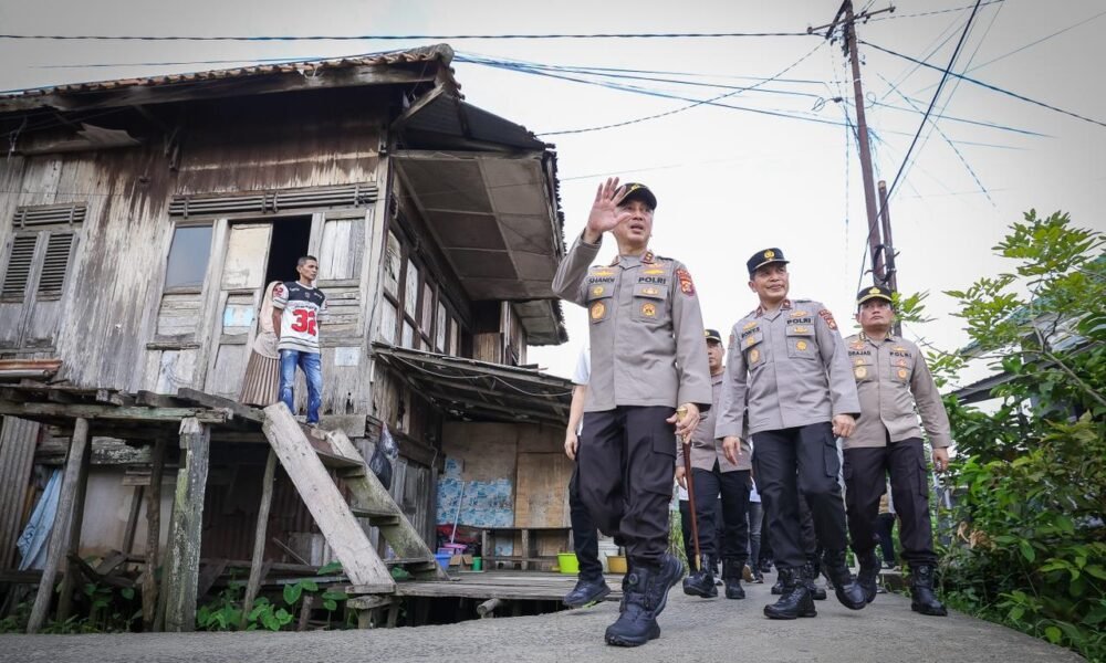 Kapolda Sumsel Pimpin Bedah 37 Rumah Warga Kurang Mampu di Palembang Secara Serentak
