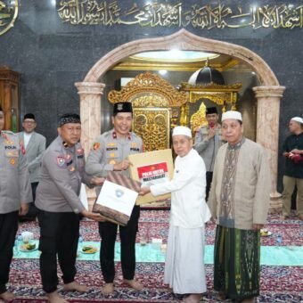 Perkuat Kedekatan Polri dengan Warga, Wakapolda Sumsel Gelar Safari Subuh Perkuat Kedekatan Polri dengan Warga, Wakapolda Sumsel Gelar Safari Subuh