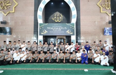 Momentum Penguatan Integritas dan Spiritualitas Personel, Kapolda Lepas 44 Calon Jemaah Haji Polda Sumsel