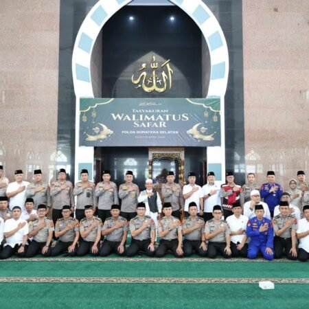 Momentum Penguatan Spiritualitas Personel, Kapolda Lepas 44 Calon Jemaah Haji Polda Sumsel Momentum Penguatan Integritas dan Spiritualitas Personel, Kapolda Lepas 44 Calon Jemaah Haji Polda Sumsel