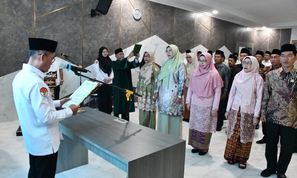 Lantik Kepala Madrasah, Kakanwil Kemenag Sumsel: Jaga Kepercayaan Masyarakat dan Prioritaskan Akhlak