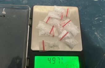 Rumah Kontrakan di Kertapati Dini Hari Digerebek Polisi, Pengedar Lempar 10 Paket Sabu