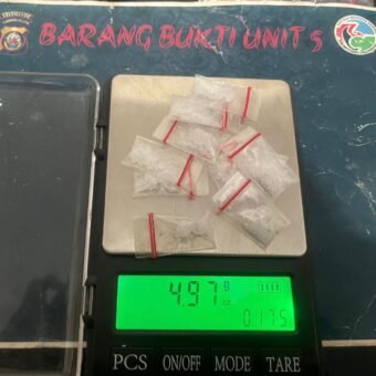 Rumah Kontrakan di Kertapati Dini Hari Digerebek Polisi, Pengedar Lempar 10 Paket Sabu