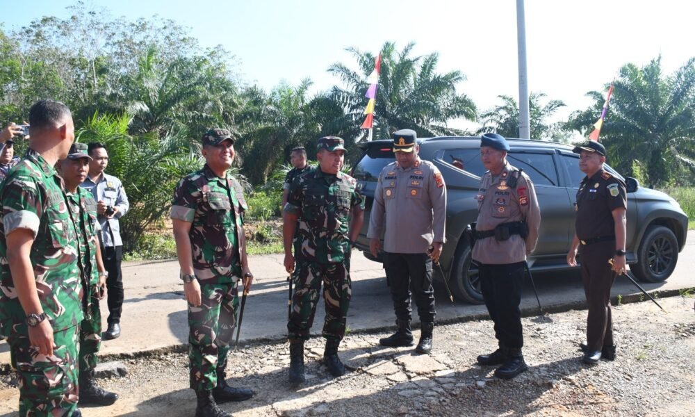 Kolaborasi TNI AD dan Daerah Menguat, Danrem 044/Gapo Dampingi Pangdam II/Swj Tinjau Lahan Yon TP