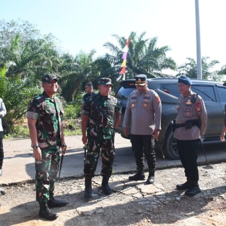 Kolaborasi TNI AD dan Daerah Menguat, Danrem 044/Gapo Dampingi Pangdam II/Swj Tinjau Lahan Yon TP