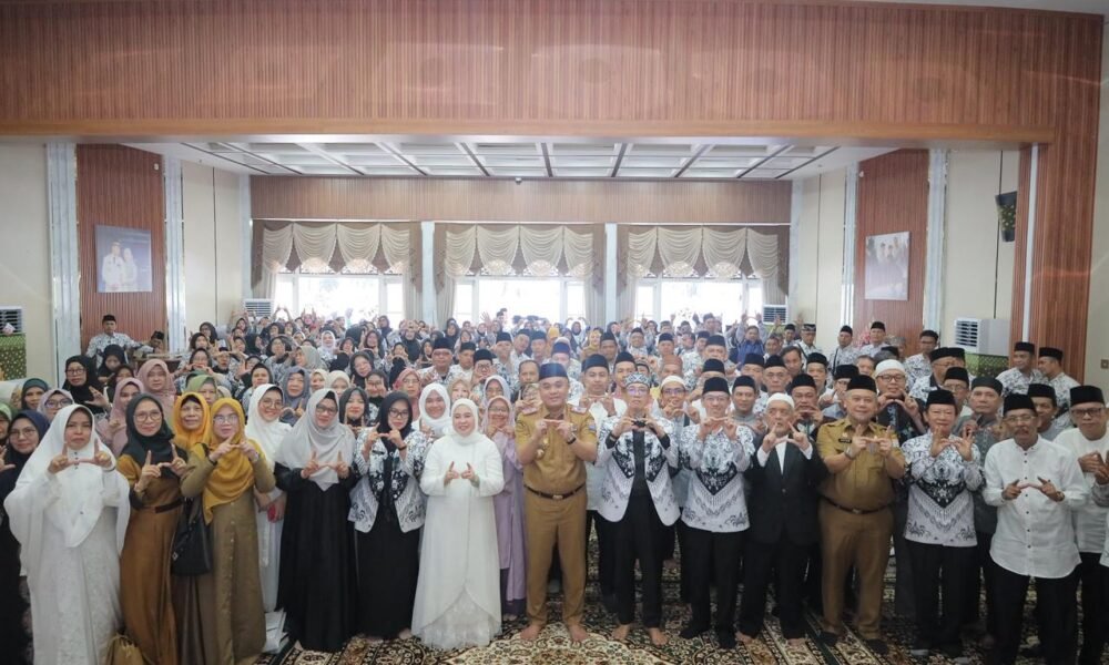 Lepas 66 Calon Jemaah Haji PGRI, Sekda Palembang Doakan Menjadi Haji Mabrur