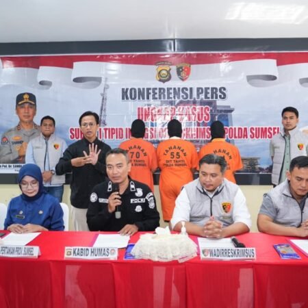 Modus Plat Palsu Terbongkar, Polda Sumsel Sita Ratusan Karung Pupuk Subsidi dari Oknum Kios Modus Plat Palsu Terbongkar, Polda Sumsel Sita Ratusan Karung Pupuk Subsidi dari Oknum Kios