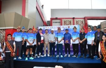 Semangat Kartini Menggema di Palembang, Danrem 044/Gapo Ikut Lari Wastra Budaya