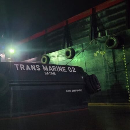 Ditabrak Tongkang Rumah Warga Gandus Roboh, Polisi Selidiki Unsur Kelalaian TB Trans Marine 02 Ditabrak Tongkang Larat Rumah Warga Gandus Roboh, Polisi Selidiki Unsur Kelalaian Tug Boat Trans Marine 02