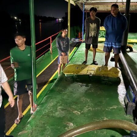 Polda Sumsel Amankan 2 Kapal Tanker Bermuatan Solar Ilegal, Modus Dijual dari Kapal ke Kapal di Perairan Sungai Musi Solar Ilegal Dijual dari Kapal ke Kapal di Perairan Sungai Musi, Polda Sumsel Amankan 2 Kapal Tanker
