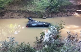 Gagal Bawa Kabur Innova Reborn Curian, Pecatan Polisi Nyebur ke Sungai Muara Gula Baru