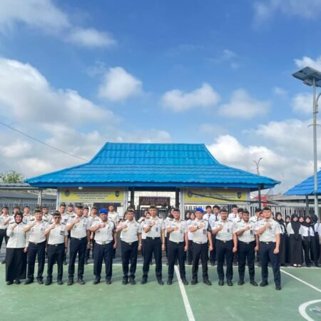 Kakanwil Ditjenpas Sumsel Pimpin Apel Kedisiplinan di Rutan Palembang, Berikan Reward kepada Petugas Berprestasi