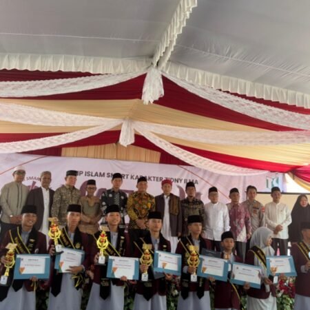 Ketika Santri Zidny Ilma Belajar Menerjemahkan Alquran Kata demi Kata