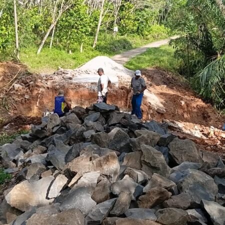 Ground Breaking Jembatan Beton Tungku Jaya II: Bakti Kodim 0403/OKU untuk Rakyat Ground Breaking Jembatan Beton Tungku Jaya II: Bakti Kodim 0403/OKU untuk Rakyat