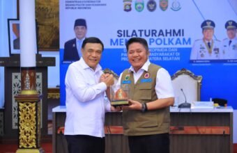 Dampingi Menko Polkam, Herman Deru dan Cik Ujang Ajak Masyarakat Sumsel Jaga Kondusivitas