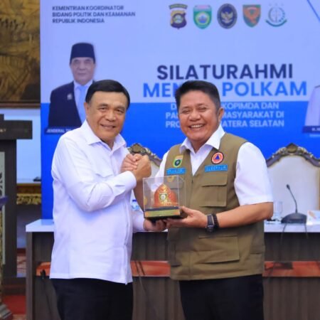 Dampingi Menko Polkam, Herman Deru dan Cik Ujang Ajak Masyarakat Sumsel Jaga Kondusivitas
