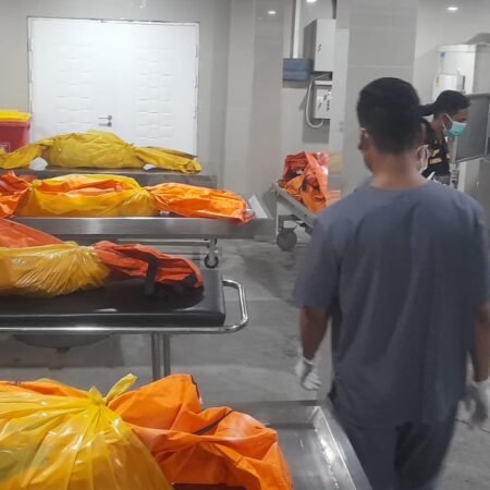 Tragedi Lintas Muratara, Tim DVI Polda Sumsel Identifikasi 16 Jenazah Korban Bus ALS dan Truk Tangki Tragedi Lintas Muratara, Tim DVI Identifikasi 16 Jenazah Korban Bus ALS dan Truk Tangki