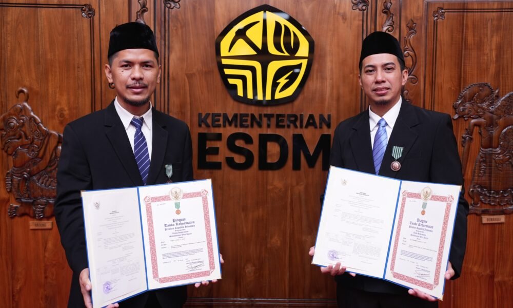 Tiga Insan PTBA Raih Satyalancana Wira Karya