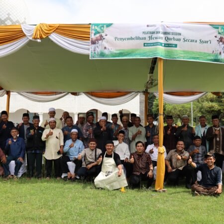Perkuat Pemahaman Syariat, PTBA Gelar Pelatihan Penyembelihan Hewan Kurban Perkuat Pemahaman Syariat, PTBA Gelar Pelatihan Penyembelihan Hewan Kurban