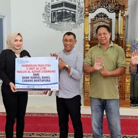 Dekat dengan Masyarakat, Bank Sumsel Babel Salurkan Bantuan CSR untuk Fasilitas Keagamaan Dekat dengan Masyarakat, Bank Sumsel Babel Salurkan Bantuan CSR untuk Fasilitas Keagamaan