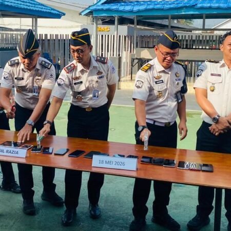 Rutan Palembang Musnahkan Barang Hasil Razia, Wujud Komitmen Jaga Keamanan dan Ketertiban Rutan Palembang Musnahkan Barang Hasil Razia, Wujud Komitmen Jaga Keamanan dan Ketertiban