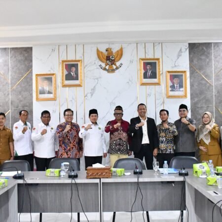 Perkuat Keterbukaan Informasi, Komisi Informasi Sumsel dan Kanwil Kemenag Gelar FGD Bersama KI Pusat Perkuat Keterbukaan Informasi, Komisi Informasi Sumsel dan Kanwil Kemenag Gelar FGD Bersama KI Pusat