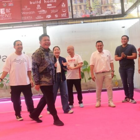Gubernur Herman Deru Buka Turnamen Padel Ende Vol. 1, Tekankan Sportivitas dan Pererat Silaturahmi Gubernur Herman Deru Buka Turnamen Padel Ende Vol. 1, Tekankan Sportivitas dan Pererat Silaturahmi