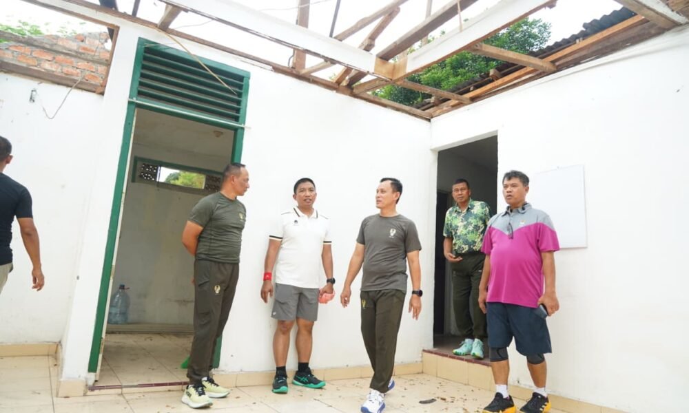 Olahraga Bersama, Pangdam II/Sriwijaya Cek Progres Rehab Swadaya Rumdis Pamen Kodam