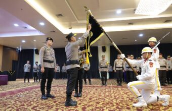 Hari Bhayangkara ke-80, Kapolda Sumsel Pimpin Tradisi Sakral Pencucian Pataka Atidhira Wira Bhakti