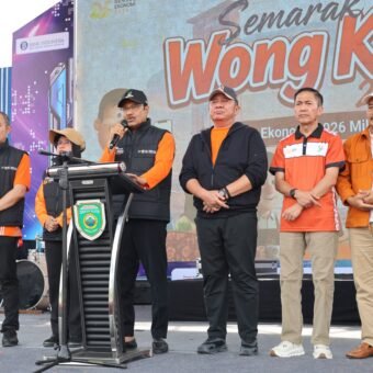 7.588 Petugas Sensus Dikukuhkan, Ratu Dewa Ajak Warga Palembang Berikan Data yang Jujur 7.588 Petugas Sensus Dikukuhkan, Ratu Dewa Ajak Warga Palembang Berikan Data yang Jujur