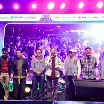 Hadiri Penutupan Gemilang Palembang Raya x DKG ke-7, Ratu Dewa Ajak Warga Dorong Digitalisasi Ekonomi Hadiri Penutupan Gemilang Palembang Raya x DKG ke-7, Ratu Dewa Ajak Warga Dorong Digitalisasi Ekonomi