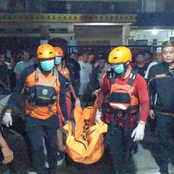 Dua Hari Pencarian, Tim SAR Temukan Jasad Wili Mengapung 2 Kilometer dari Lokasi Tenggelam Tim SAR Temukan Jasad Wili Mengapung 2 Kilometer dari Lokasi Tenggelam