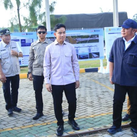Gubernur Herman Deru Dampingi Wapres Gibran Tinjau Plaza Tol Bayung Lincir, Percepat Konektivitas Sumsel
