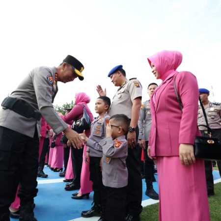 Hari Bhayangkara ke-80, Polda Sumsel Anugerahkan Kenaikan Pangkat kepada 1.465 Personel