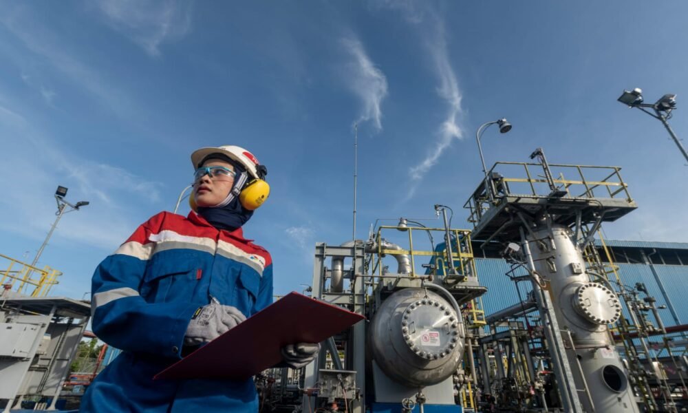 PHR Zona 4 menerapkan sejumlah strategi pengeboran, seperti dual completion dan step out drilling, demi menjaga stabilitas produksi di tengah tantangan lapangan migas yang sudah mature.