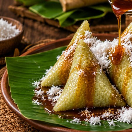 Kue Lupis: Jajanan Tradisional Legendaris dengan Siraman Gula Merah yang Bikin Ketagihan. (Foto: istimewa)