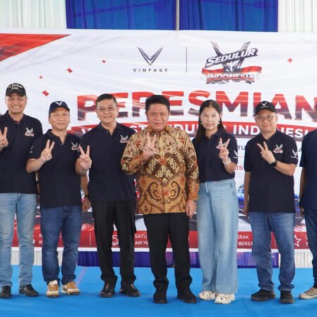 Herman Deru Resmikan VinFast Sedulur Palembang, Dorong Ekosistem Kendaraan Listrik