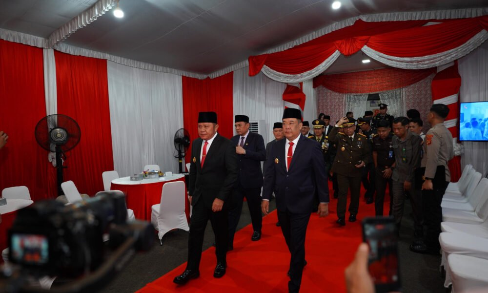 Gubernur Herman Deru dan Wagub Cik Ujang Hadiri Renungan Suci HUT ke-81 Kemerdekaan RI di TMP Palembang