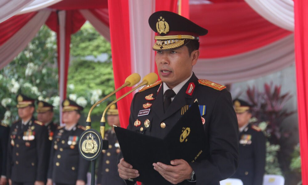 Pimpin Upacara HUT ke-81 RI, Wakapolda Sumsel Ajak Personel Perkuat Pengabdian kepada Masyarakat