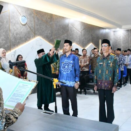 Lantik Tiga Kepala KUA, Kakanwil Kemenag Sumsel Minta Tingkatkan Profesionalisme dan Komunikasi