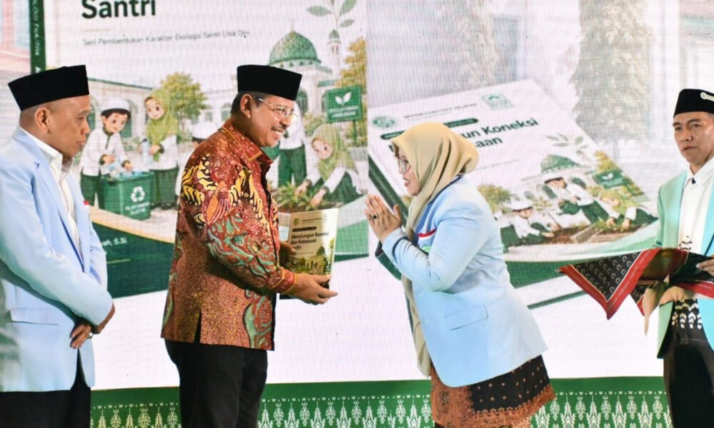 Di Hadapan 10 Ribu Santri, Dirjen Pendis Sampaikan Pesan Menyentuh untuk Guru Al-Qur’an