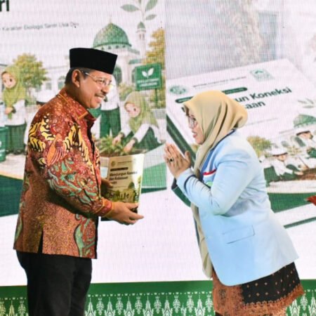 Di Hadapan 10 Ribu Santri, Dirjen Pendis Sampaikan Pesan Menyentuh untuk Guru Al-Qur’an