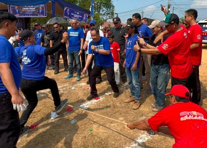 HUT ke-25 Partai Demokrat di Sumsel: Lomba Rakyat Meriah, Motor Listrik Jadi Doorprize HUT ke-25 Partai Demokrat di Sumsel: Lomba Rakyat Meriah, Motor Listrik Jadi Doorprize
