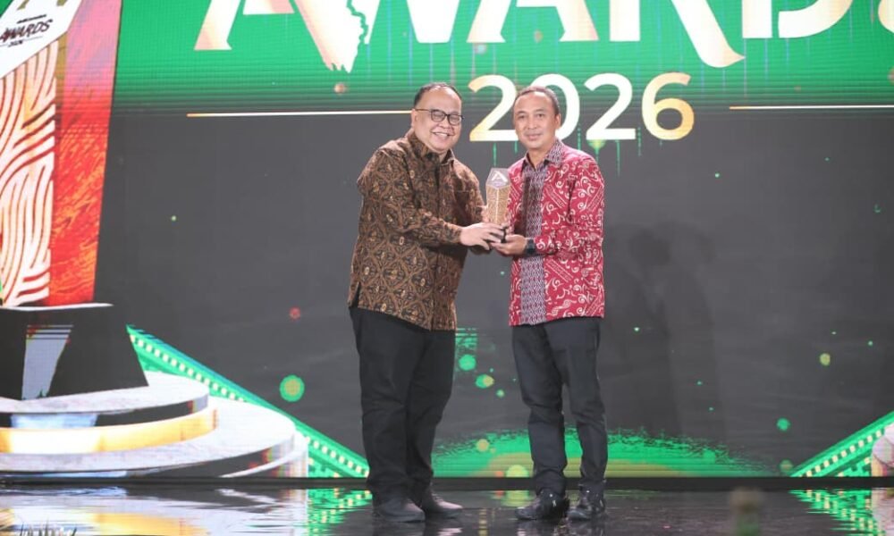 Kapolda Sumsel Dianugerahi Penghargaan Penjaga Keamanan dan Ketahanan Energi di Bumi Sriwijaya Kapolda Sumsel Dianugerahi Penghargaan Penjaga Keamanan dan Ketahanan Energi di Bumi Sriwijaya