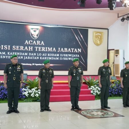 Pangdam II/Sriwijaya Pimpin Tradisi dan Sertijab Sejumlah Pejabat Kodam Pangdam II/Sriwijaya Pimpin Tradisi dan Sertijab Sejumlah Pejabat Kodam
