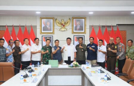 Herman Deru Bahas Penyelesaian Refinery Ilegal Muba, Tekankan Legalitas dan Ekonomi Warga