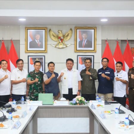 Herman Deru Bahas Penyelesaian Refinery Ilegal Muba, Tekankan Legalitas dan Ekonomi Warga